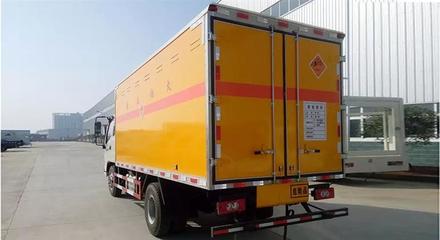 3噸爆破器材危險(xiǎn)品運(yùn)輸車 價(jià)格、廠家與防爆技術(shù)全解析